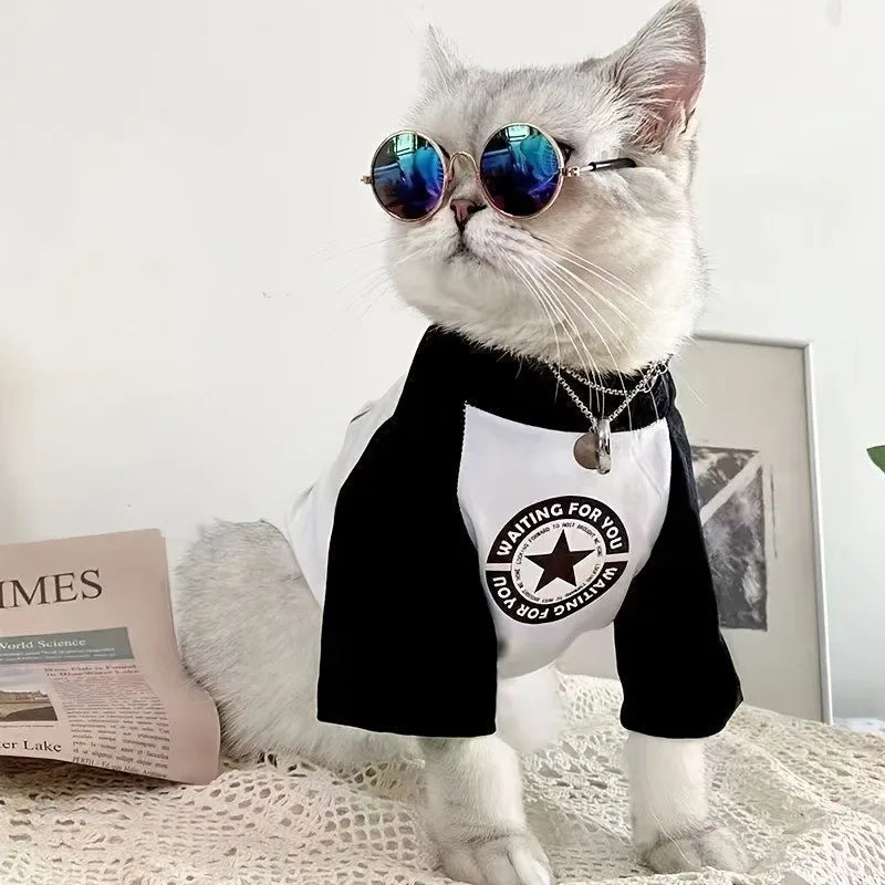 Pet Fashion Short-sleeved Black and White Splicing Five-pointed Star